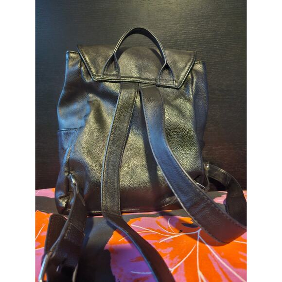 Betsey Johnson black faux leather mini backpack with heart stitching - Picture 9 of 13